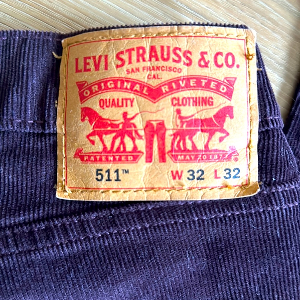 Men’s corduroy Levi pants, 32x32